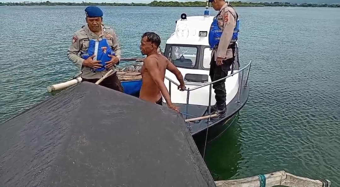 PATROLI : Sat Polairud Polres Jembrana melakukan patroli laut di perairan Melaya, Sabtu (24/5).