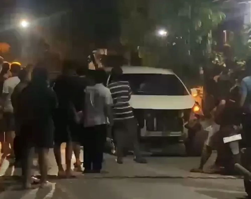 Mobil Xenia berhasil diamankan setelah kabur usai tabrak dua remaja di Sidoarjo.