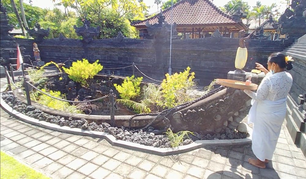 Pura Dalem Cedok Waru di Desa Adat Kuta  saksi jejak perjugangan Patih Gajah Mada.