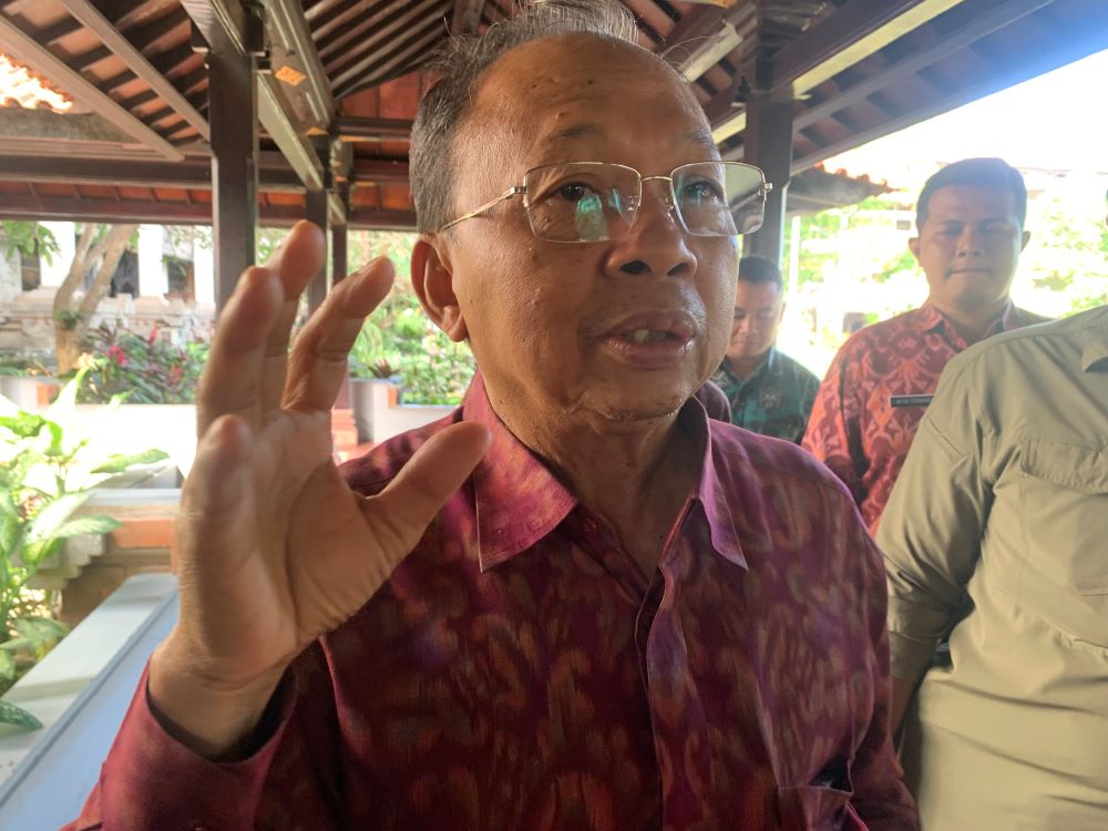 Gubernur Bali Wayan Koster membantah isu eks Tempat Pembuangan Akhir (TPA) Suwung akan dijadikan mal.