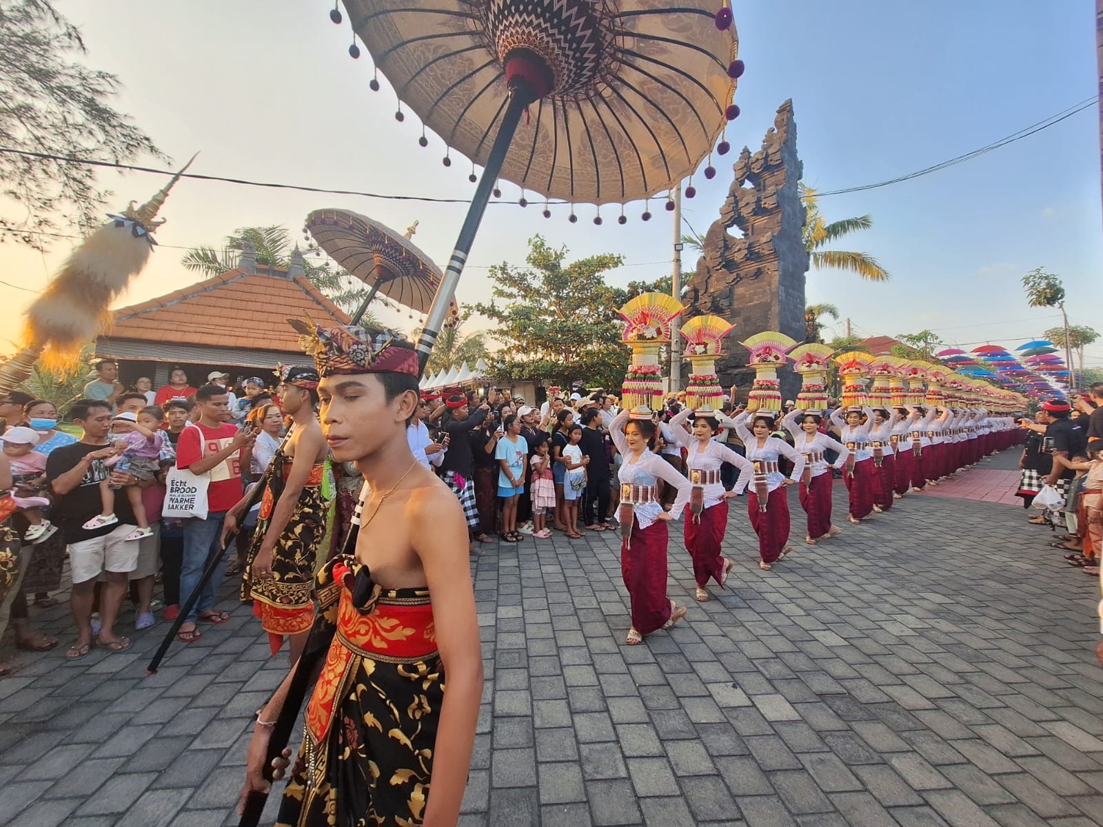 Pembukaan Tanah Lot Festival #6, Jumat (22/8).