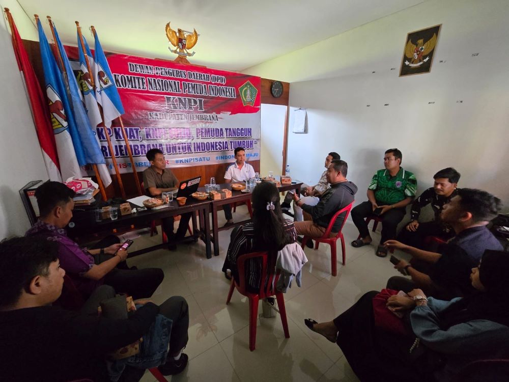 Pertemuan sejumlah pimpinan organisasi kepemudaan di Jembrana pada Senin (1/9/2025).