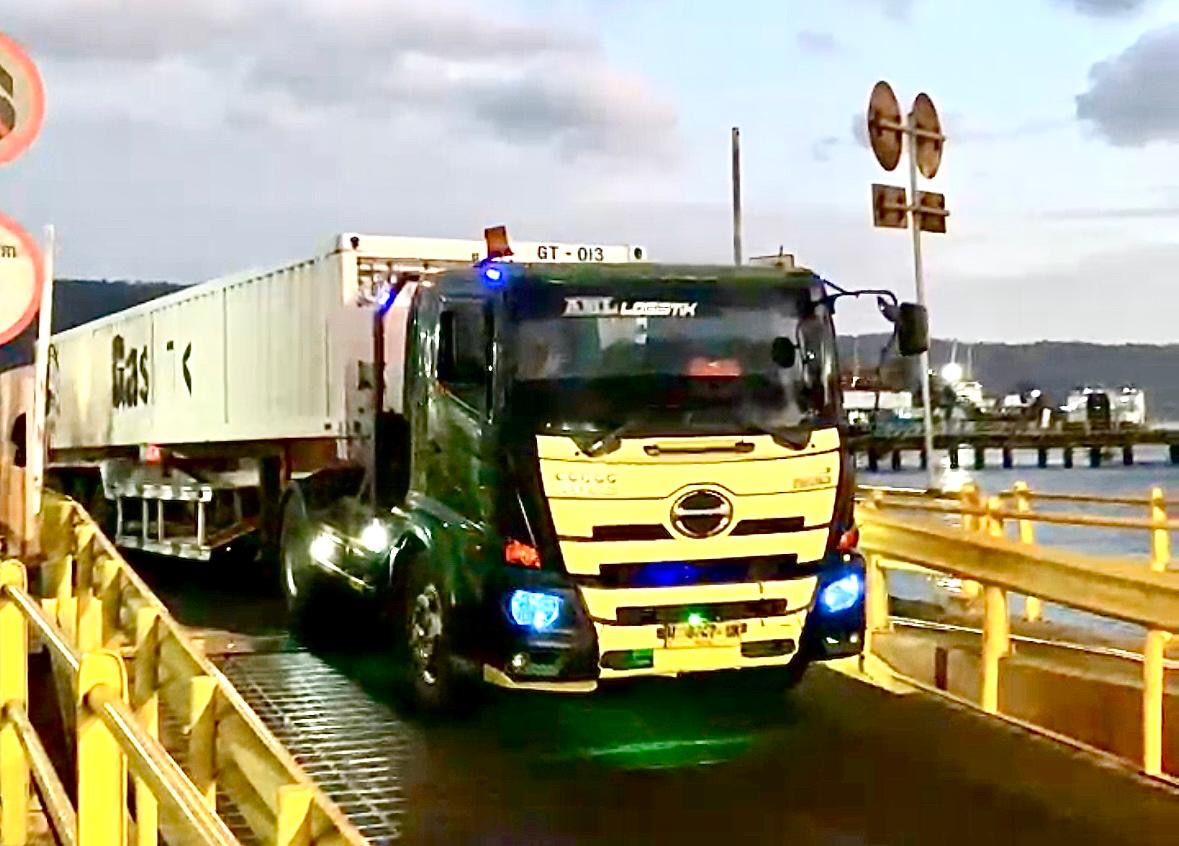 PT ASDP Indonesia Ferry (Persero) resmi meluncurkan layanan Business to Business (B2B) untuk distribusi logistik B3 (Bahan Berbahaya dan Beracun).
