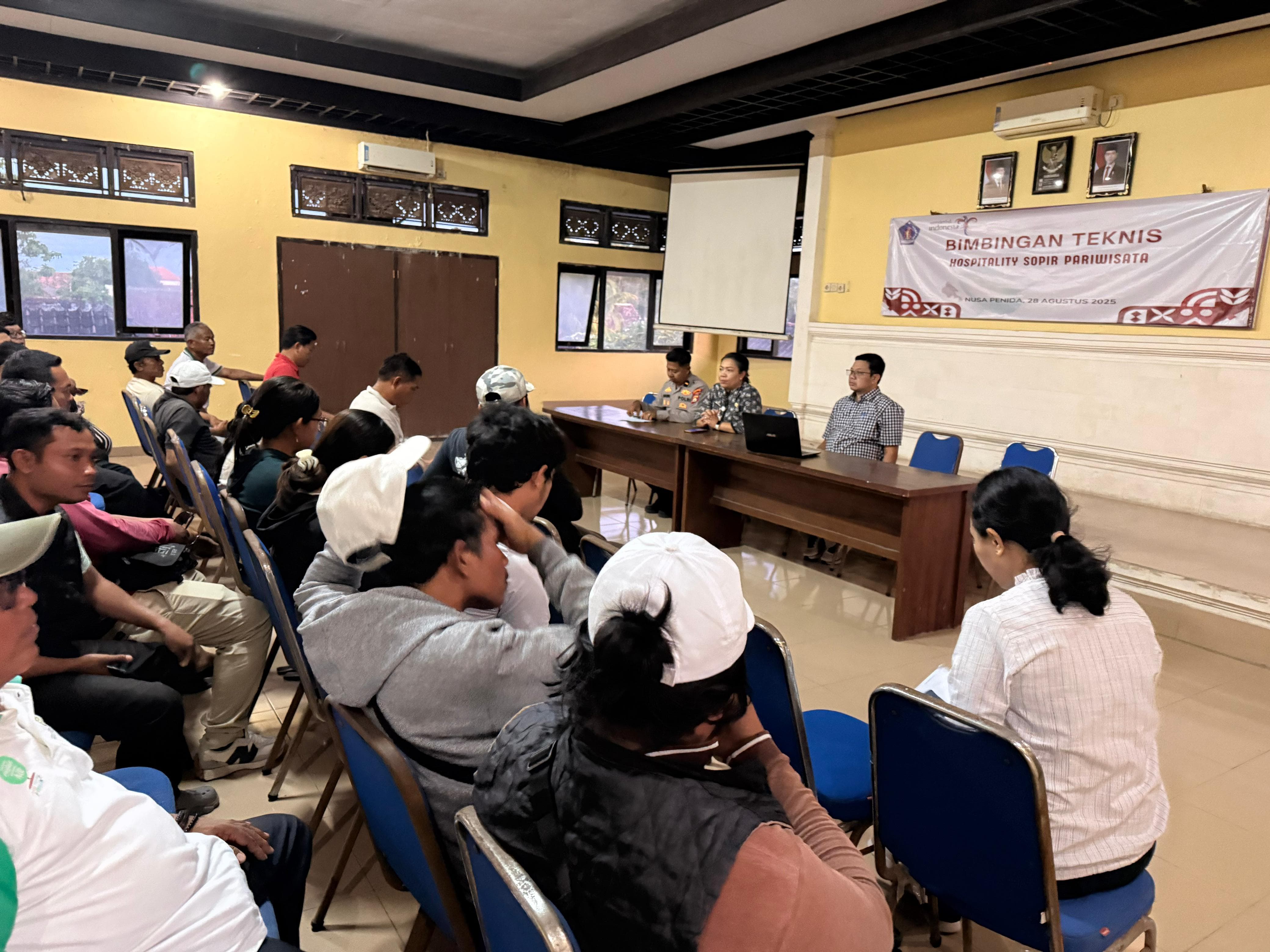 ANTISIPASI : Sosialisasi ASN Berakhlak yang digelar Pemkab Klungkung di Nusa Penida