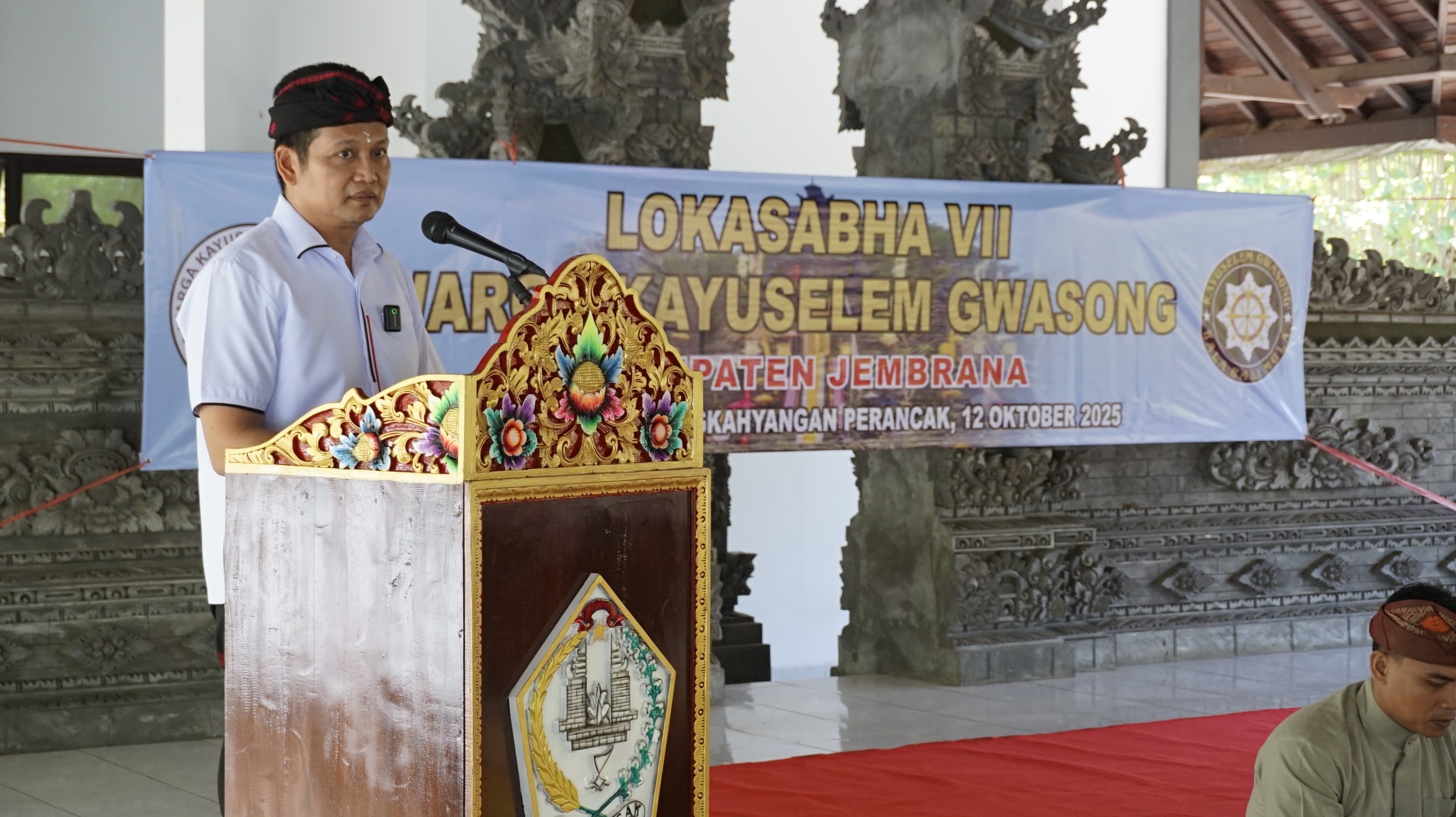 Lokasabha VII Warga Kayu Selem Gwasong yang digelar di Wantilan Pura Dangkahyangan Gede Perancak, Minggu (12/10).