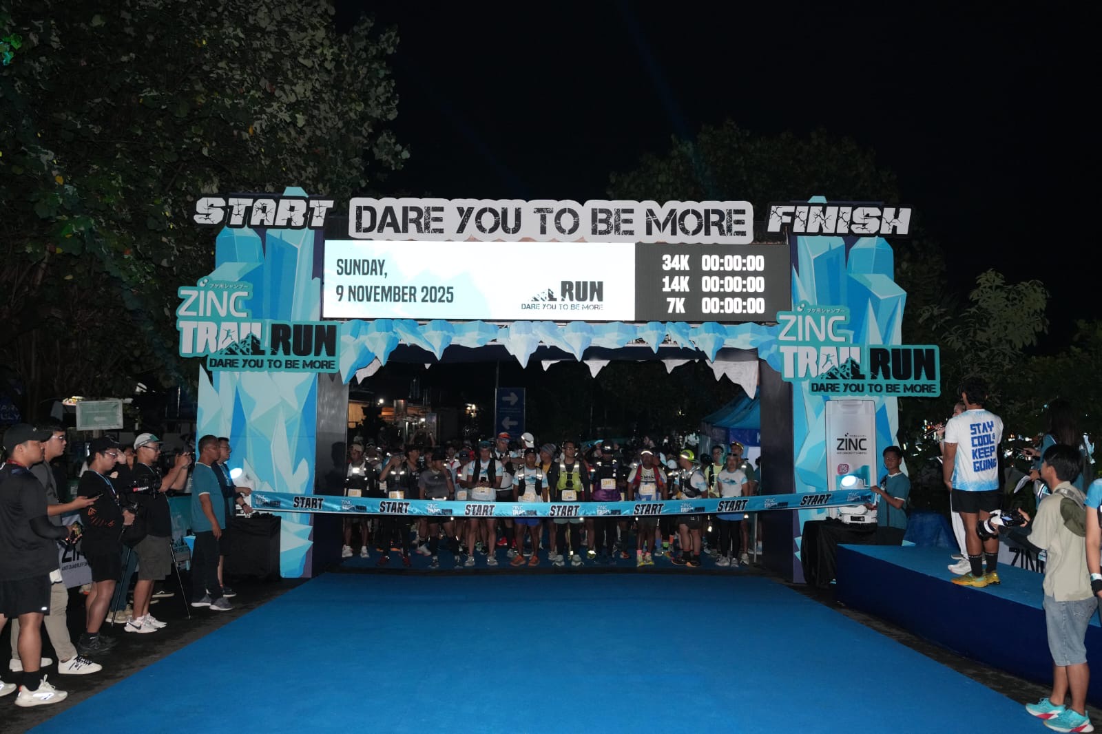 Kegiatan ZINC Trail Run 2025 di Pantai Pandawa, Bali.
