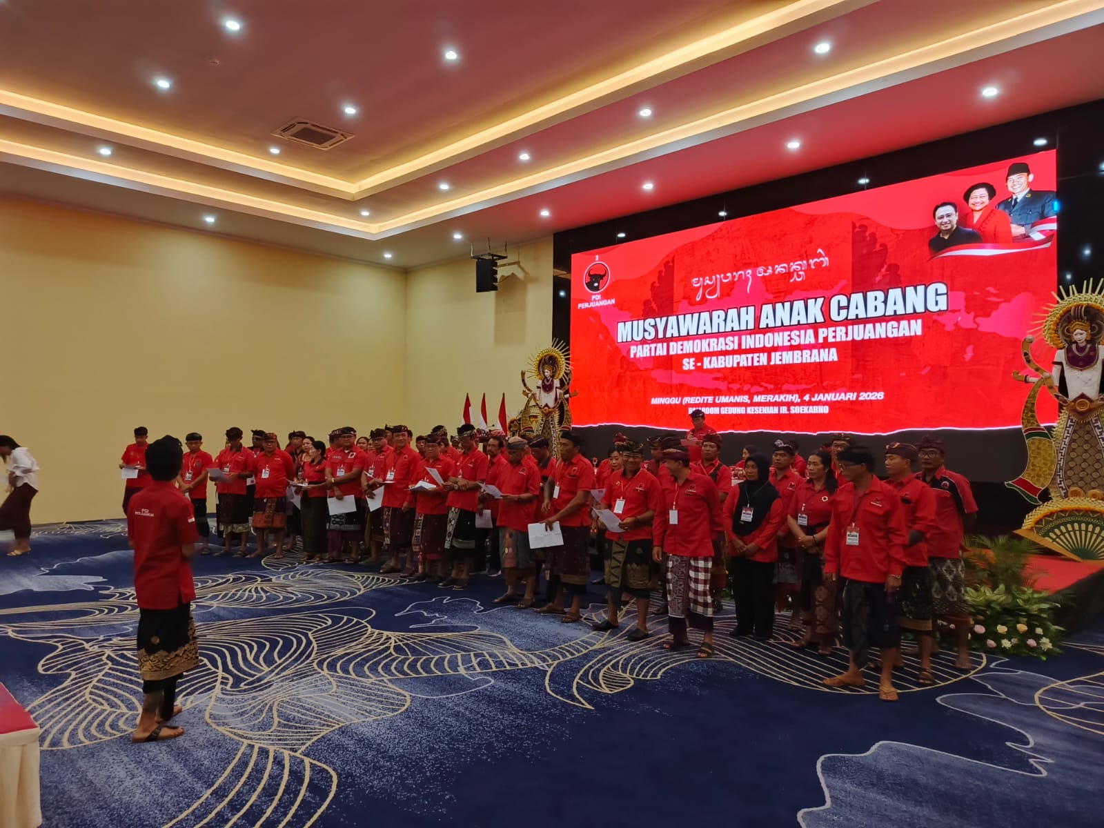 Musyawarah Anak Cabang (Musancab) PDIP Jembrana yang berlangsung di Ballroom Gedung Kesenian Bung Karno (GKBK) Jembrana, Kelurahan Dauhwaru, Kecamatan Jembrana, Minggu (4/1/2025).