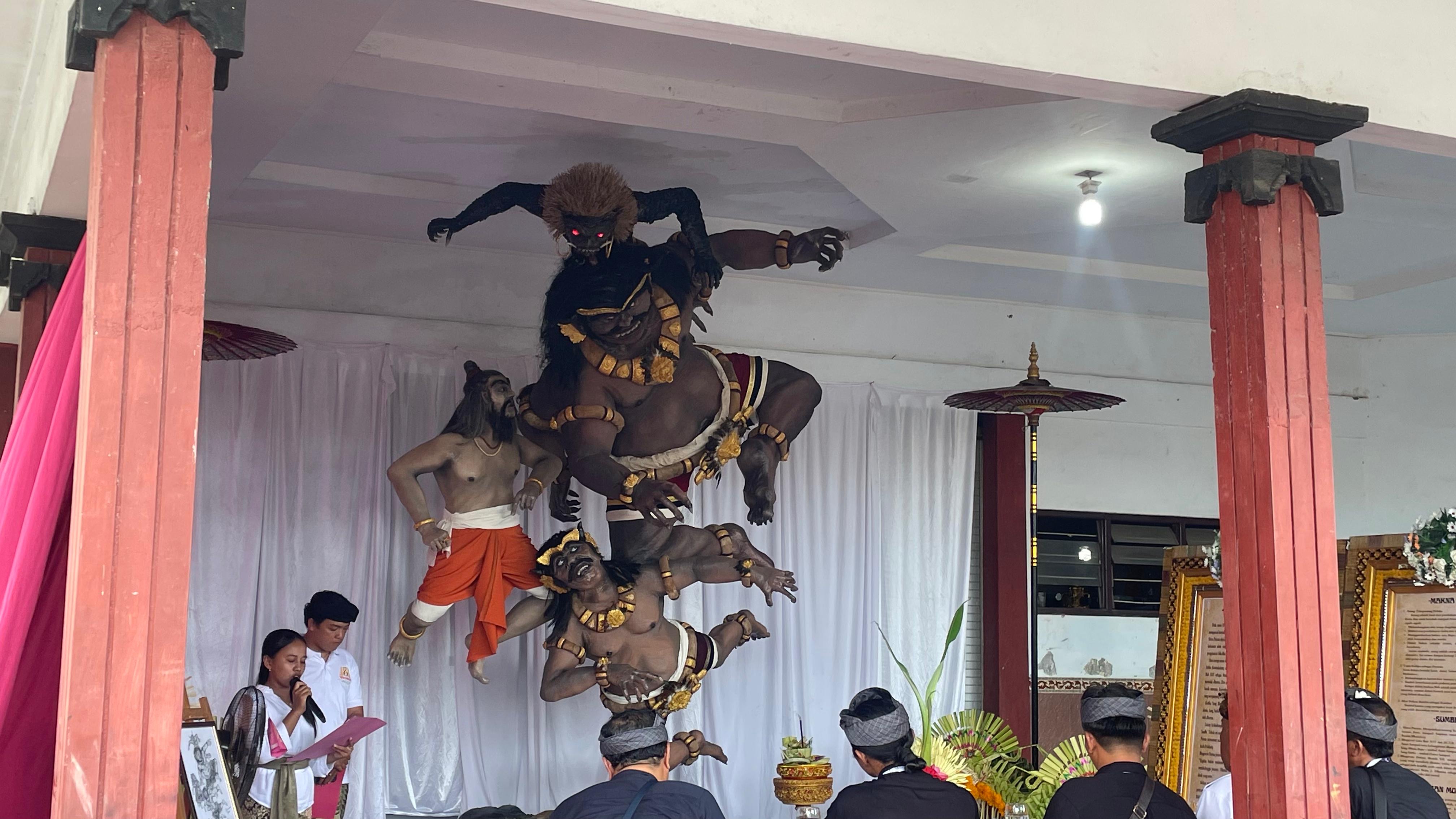 Penilaian ogoh-ogoh di Kecamatan Negara, Kabupaten Jembrana, Minggu (1/3).