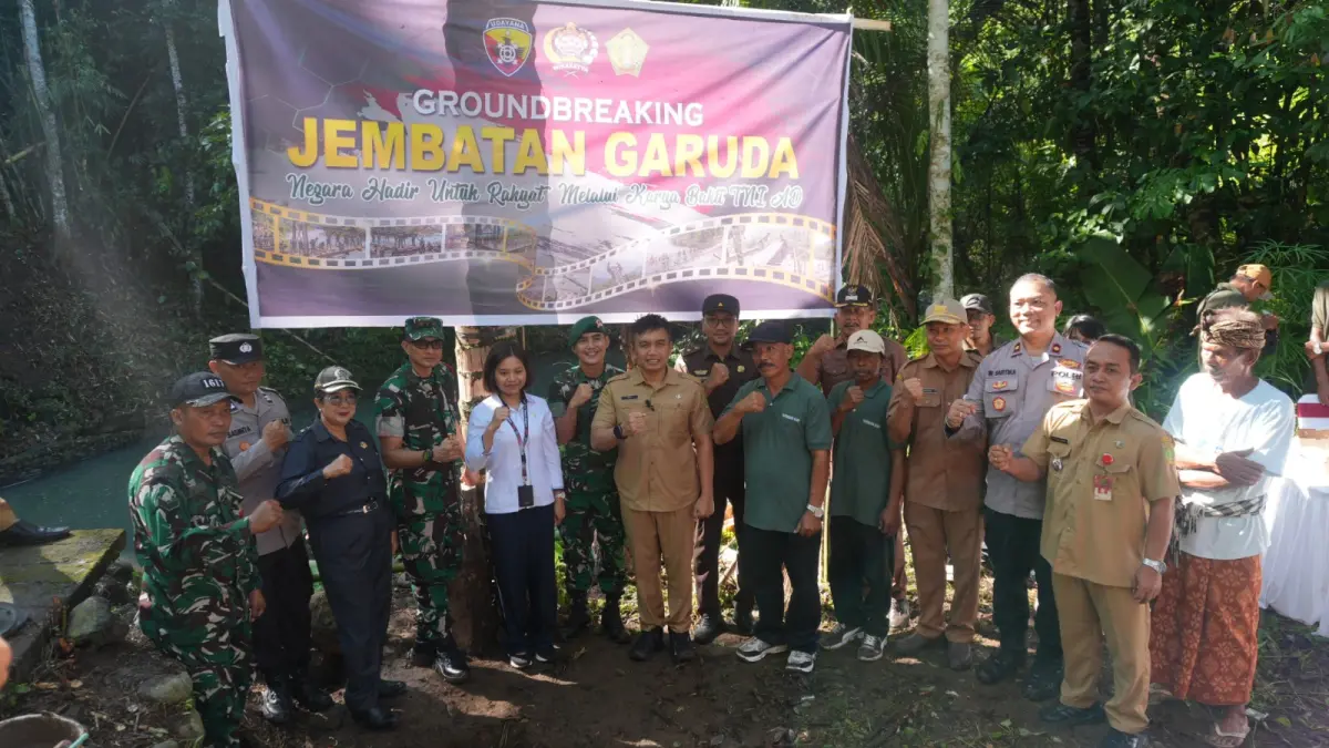 Wakil Bupati Jembrana I Gede Ngurah Patriana Krisna saat groundbreaking pembangunan jembratan perintis garuda di Kecamatan Mendoyo.
