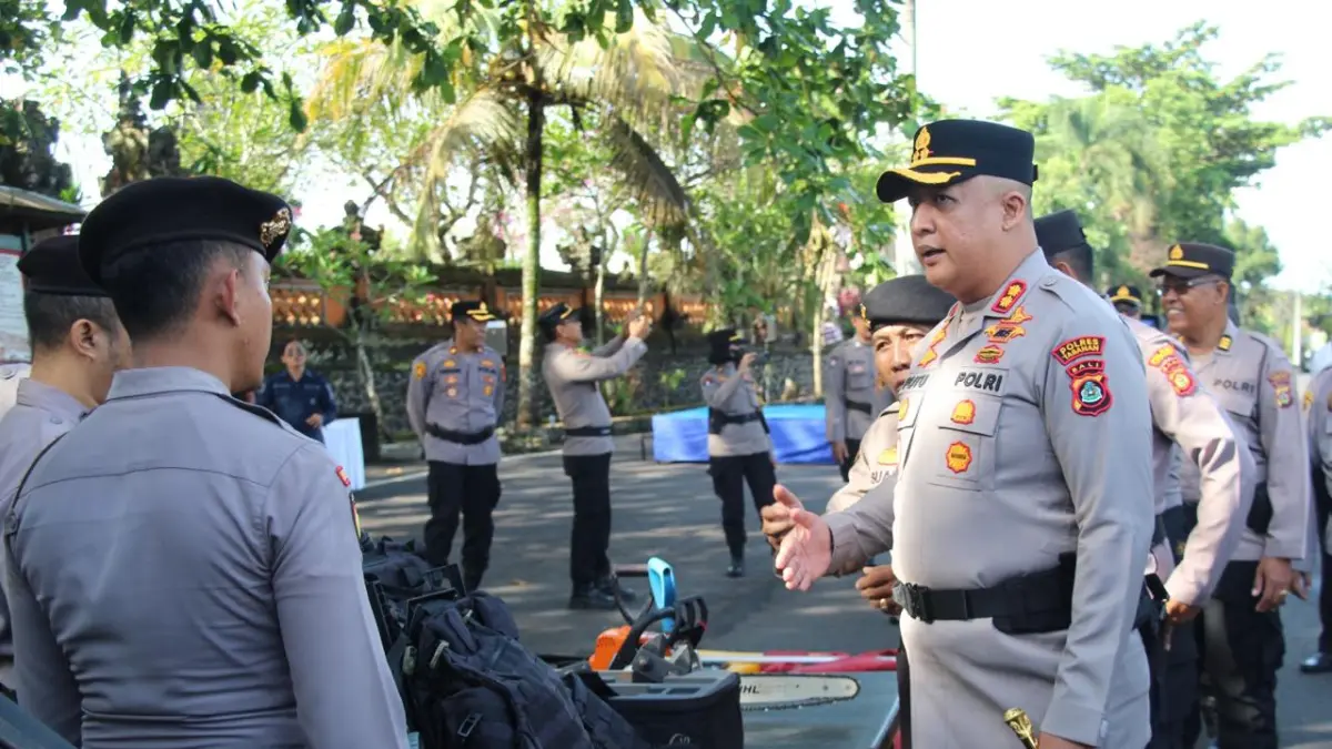 Kapolres Tabanan AKBP I Putu Bayu Pati saat pengecekan sarpras anggota kepolisian, Senin (6/4/2026). (istimewa)