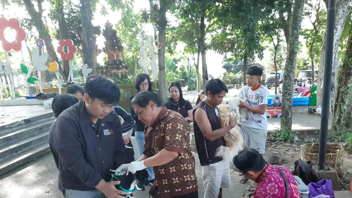 Vaksinasi rabies serentak di Kabupaten Tabanan. (ist)