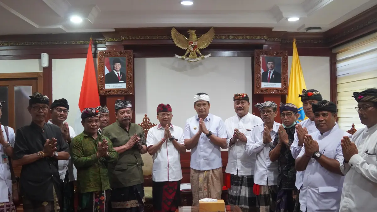Audiensi di Kantor Gubernur, Bupati Jembrana Perjuangkan Perbaikan Pura. (ist)
