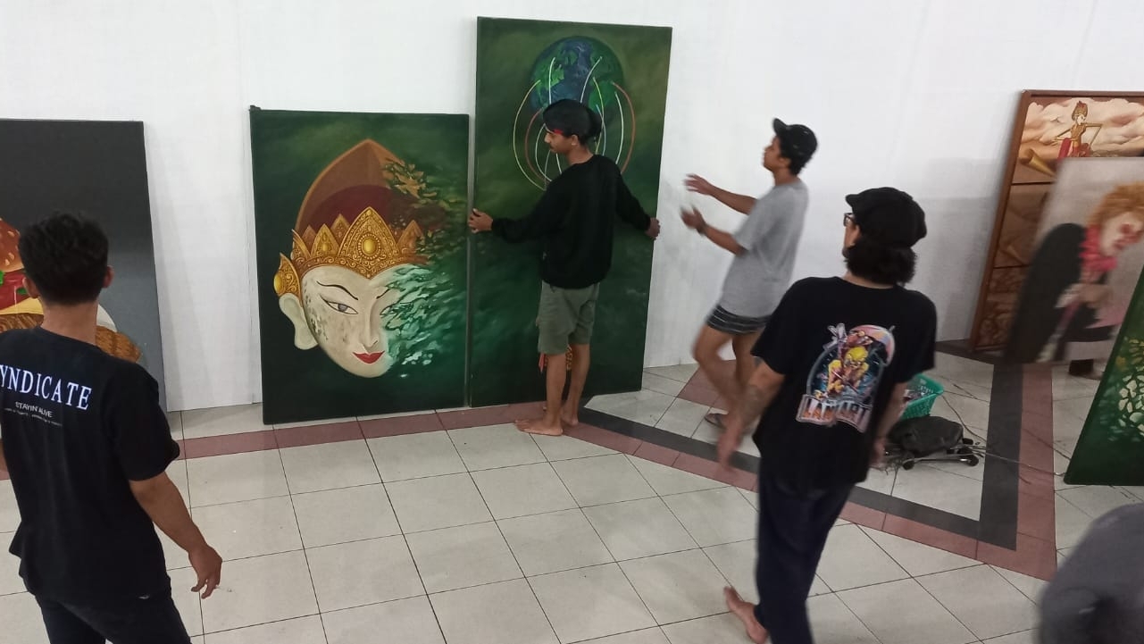 TEMU PELAKU SENI: suasana kegiatan Sketsa Akhir Pekan yang dilakukan oleh komunitas Serbuk Pensil di Kabupaten Batang. (ist)