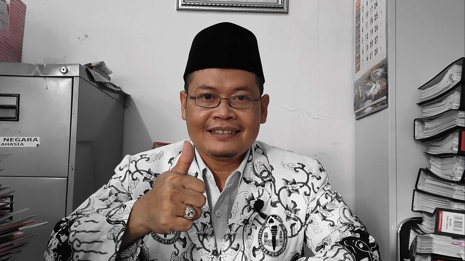 Ketua Persatuan Guru Republik Indonesia (PGRI) Kabupaten Batang, M Arief Rohman (Riyan Fadli/Jawa Pos Radar Semarang)