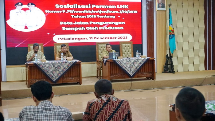 HIMBAU &ndash; Pemkot Pekalongan saat menggelar sosialisasi penanganan sampah, kepada Masyarakat dan Perusahaan, pada Senin (11/12/2023).