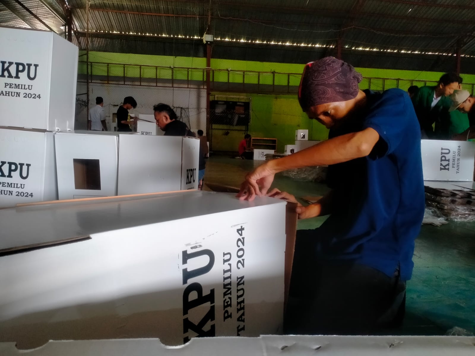 JELANG PEMILU 2024: KPU Kabupaten Pekalongan mulai merakit logistik kotak suara untuk pemilu 2024 mendatang, Senin (18/12/2023).