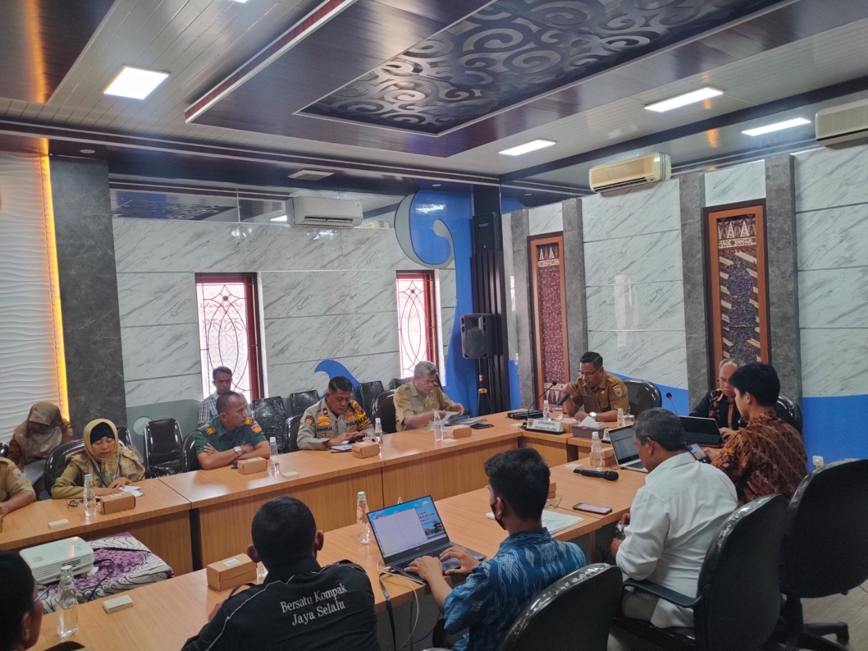 KOORDINASI: High Level Meeting Dalam Rangka Persiapan Menjelang Hari Raya Natal Tahun 2023 dan Tahun Baru 2024 (Nataru) di Kabupaten Batang. (Riyan Fadli Jawa Pos Metro Pekalongan)