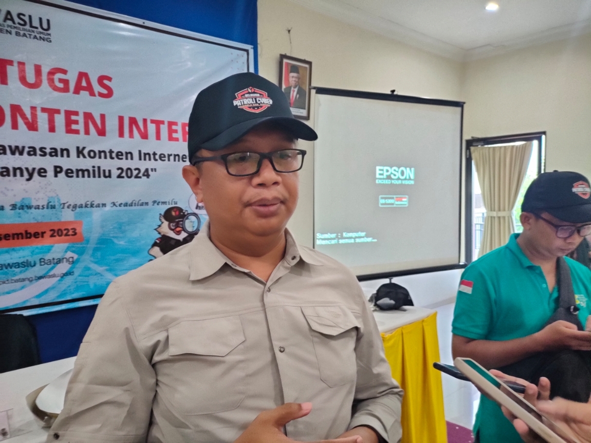 Ketua Bawaslu Kabupaten Batang, Mahbrur. (Riyan Fadli Jawa Pos Metro Pekalongan)