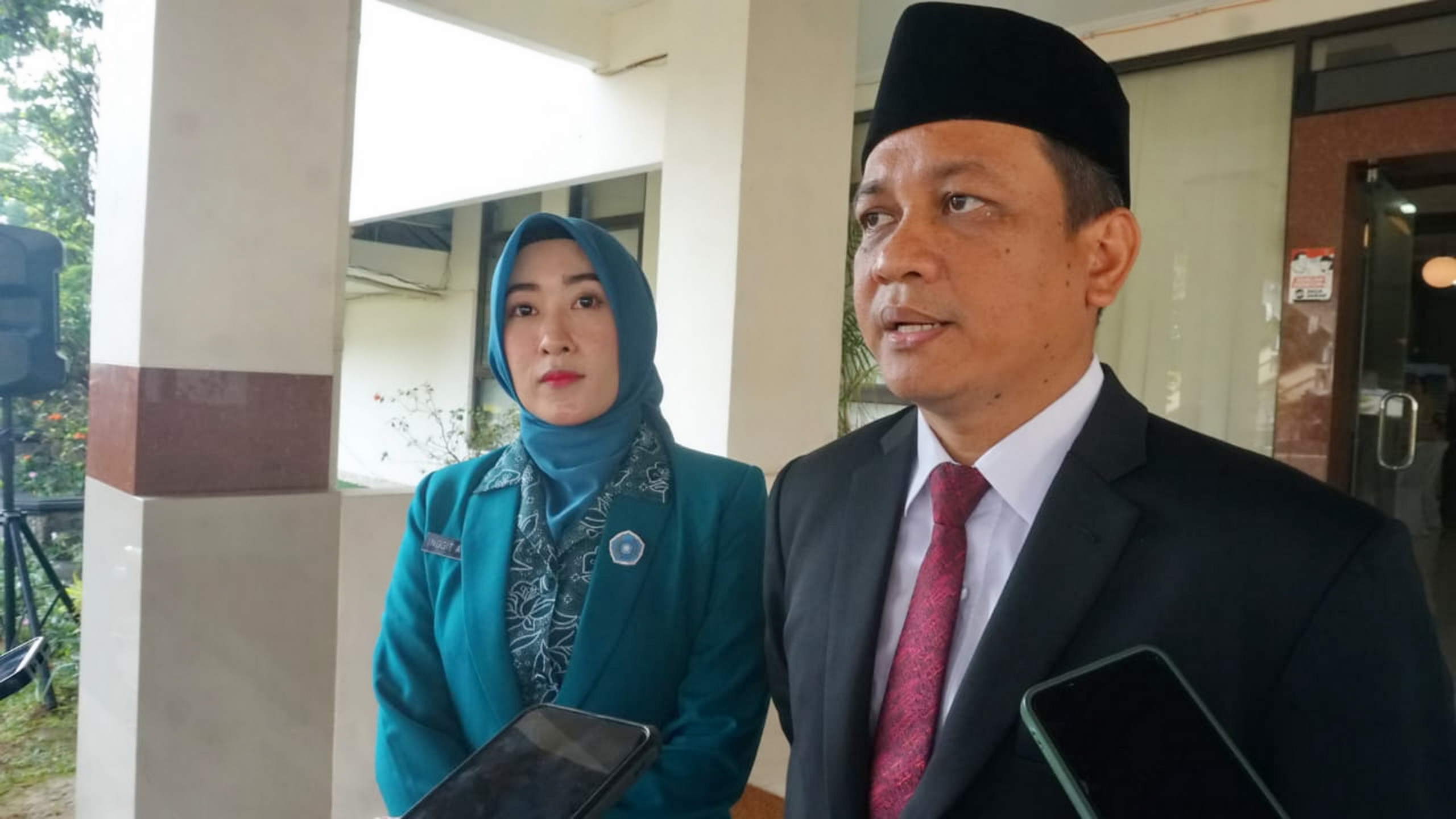 BERI PENJELASAN : Wali Kota Pekalongan HA Afzan Arslan Djunaid memberikan penjelasan terkait pengamanan selama perayaan Natal dan pergantian Tahun Baru 2024 usai berkoordinasi dengan instansi terkait