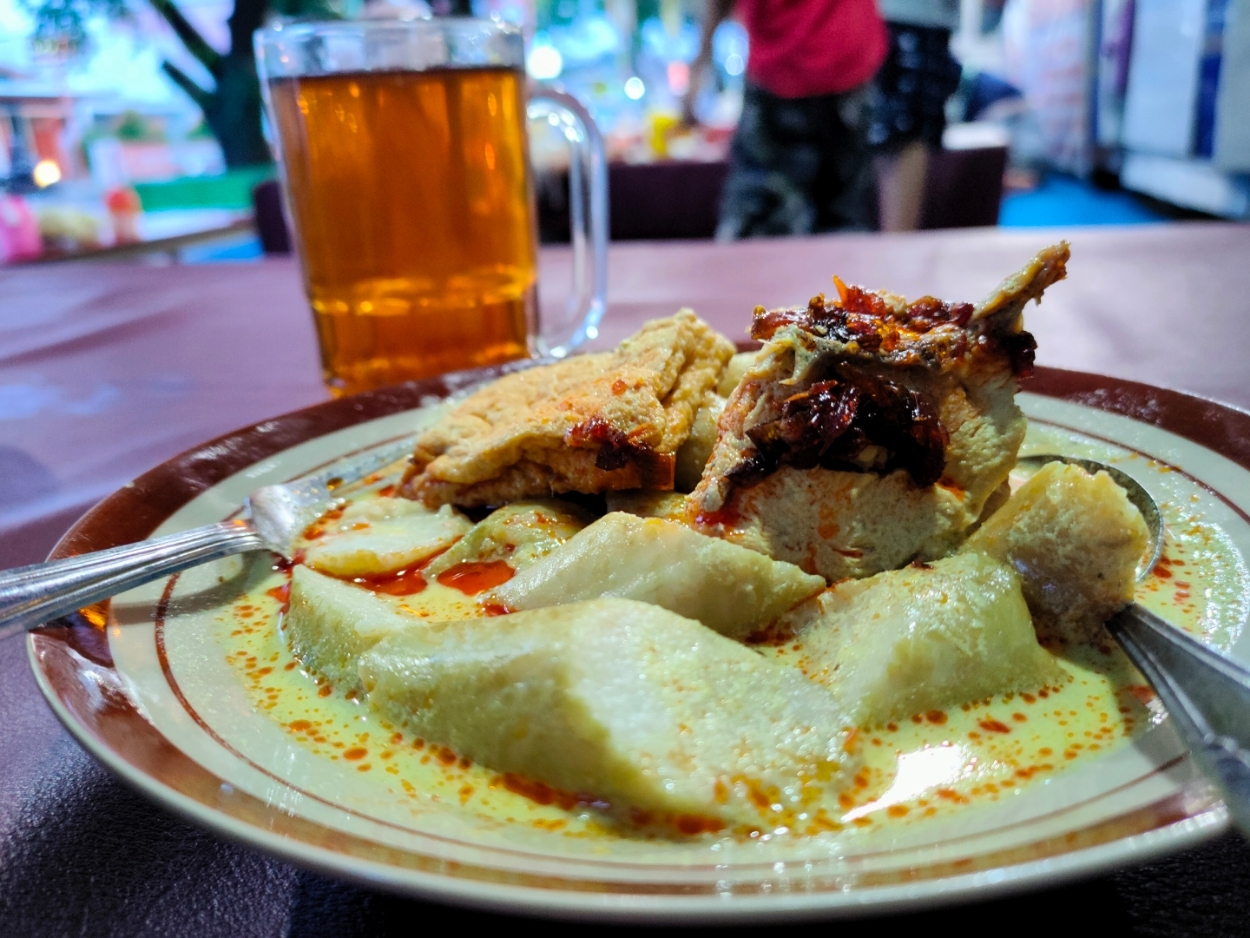 Lontong Lemprak (Riyan Fadli Jawa Pos Metro Pekalongan)