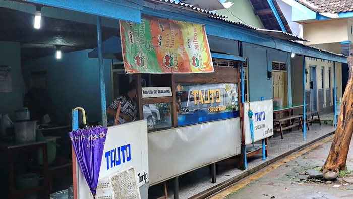 WARUNG TAUTO TARIP : Lokasi Warung Tauto Tarip di Pangkah Karangdadap Kabupaten Pekalongan.
