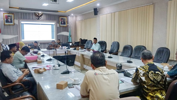 RAPAT PANJA : Pemkot Pekalongan mengajukan pemindahan kantor Bank Pekalongan dalam rapat dengan perwakilan APH Kota Pekalongan Rabu (10/1/2024).