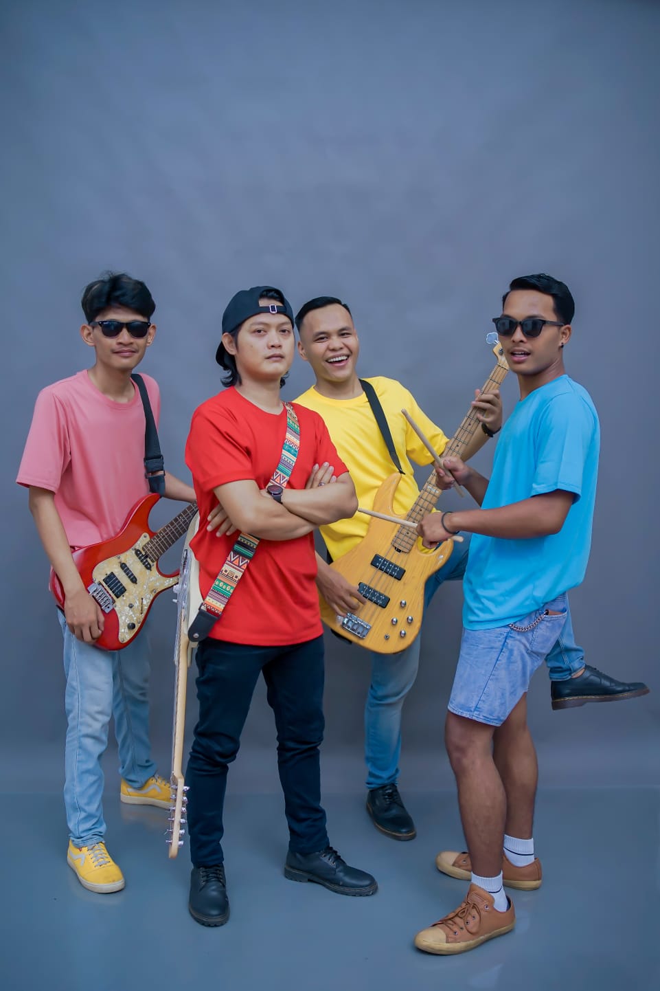 POP PUNK: Personil Jhinem dalam salah satu sesi pemotretan.