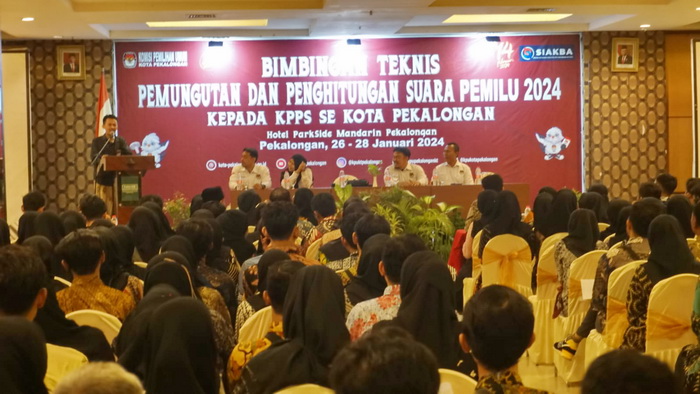 BIMTEK : Anggota KPPS di wilayah Pekalongan Utara sedang mengikuti Bimtek di Hotel Parkside Kota Pekalongan pada Jumat 26 Januari 2024.