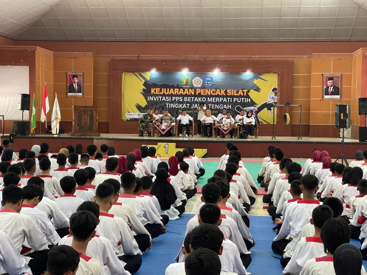 PENCAK SILAT: Suasana pembukaan Kejuaraan Pencak Silat Invitasi Betako Merpati Putih tingkat Jawa Tengah di GPU Kajen, Kabupaten Pekalongan, Sabtu (27/1/2024).