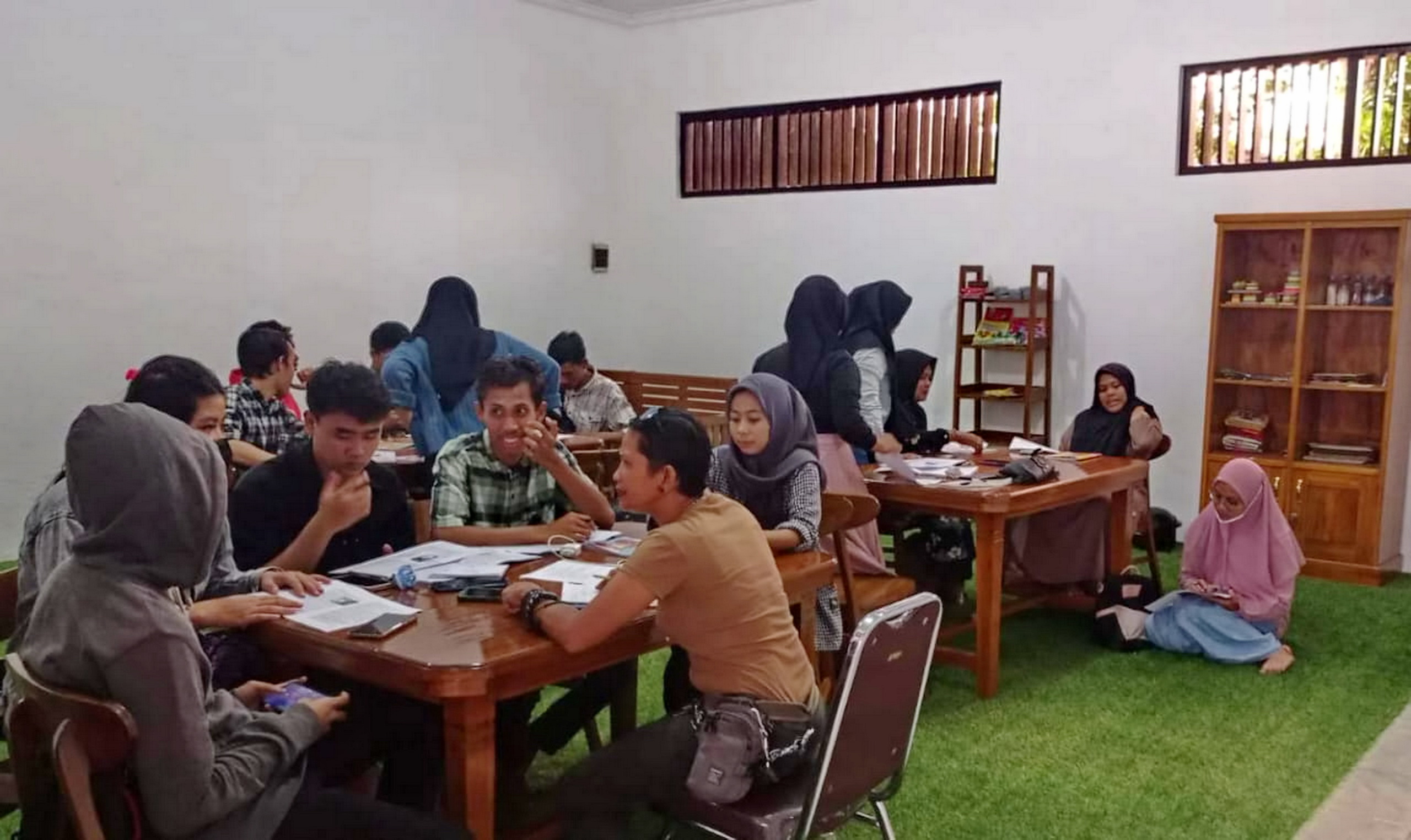 SANTAI &ndash; Kelas di SKB Kota Pekalongan dibuat lebih nyaman dan santai agar siswa lebih betah belajar.