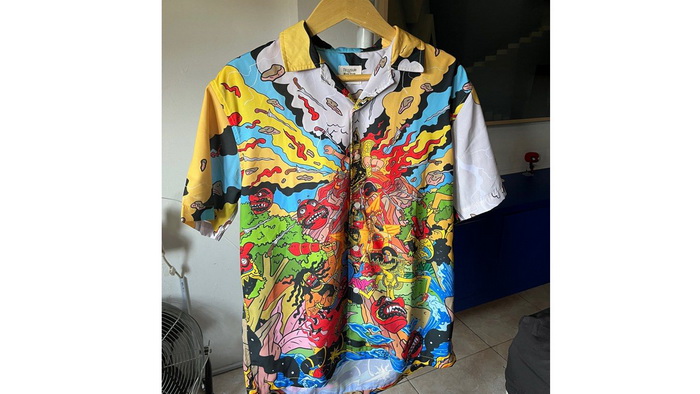 MOTIF : Kemeja printing batik dengan motif tokoh pewayangan Gatotkaca