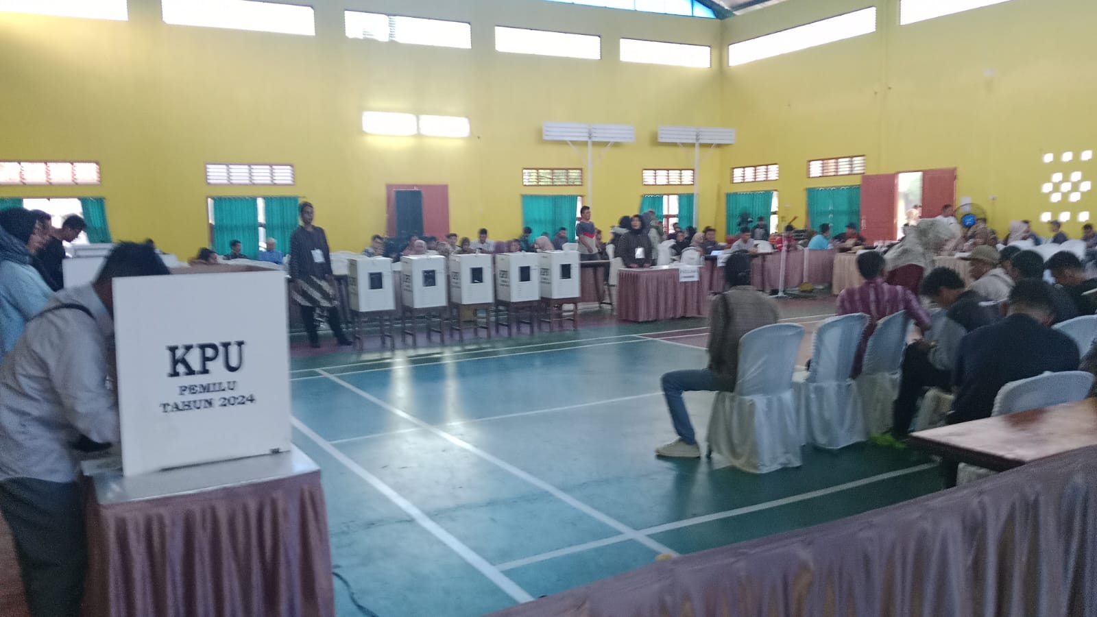 SIMULASI: Suasana simulasi pencoblosan di Desa Cepokokuning, Kecamatan Batang. (istimewa)