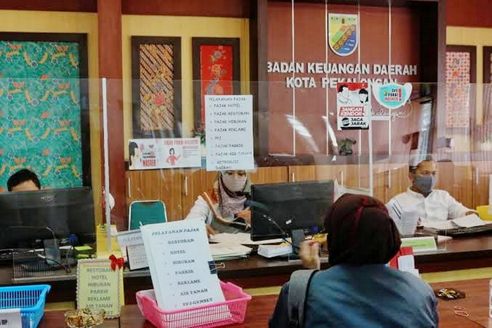 LAYANAN PAJAK : Kantor BPKAD Kota Pekalongan saat melayani pembayaran pajak warga Kota Pekalongan.