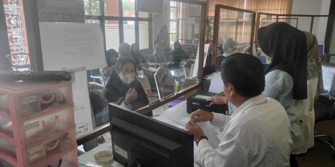 CALON HAJI: Suasana di PLHUT Kemenag Kabupaten Pekalongan, Senin (12/2/2024).