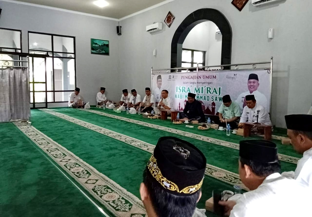 BERI SAMBUTAN :&nbsp;&nbsp;Wali Kota Pekalongan HA Afzan Arslan Djunaid memberikan sambutan dalam peringatan&nbsp;pengajian&nbsp;Isra Mi
