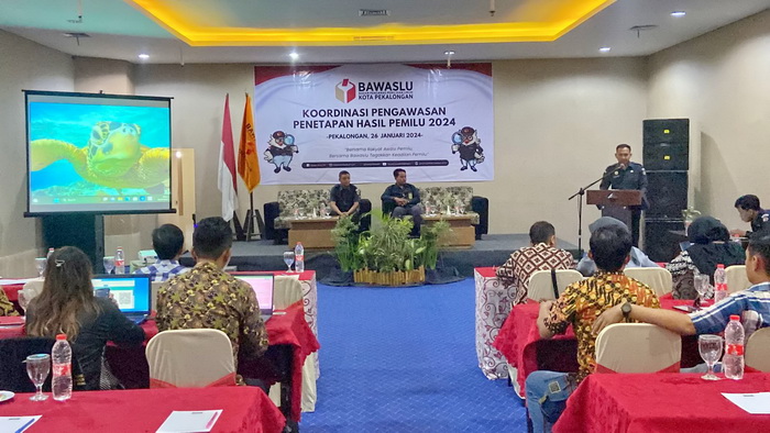 RAKOR : Bawaslu Kota Pekalongan saat menggelar rakor sebelum dilakukan penghitungan usara tingkat Kota Pekalongan pada Senin 26 Februari 2024.