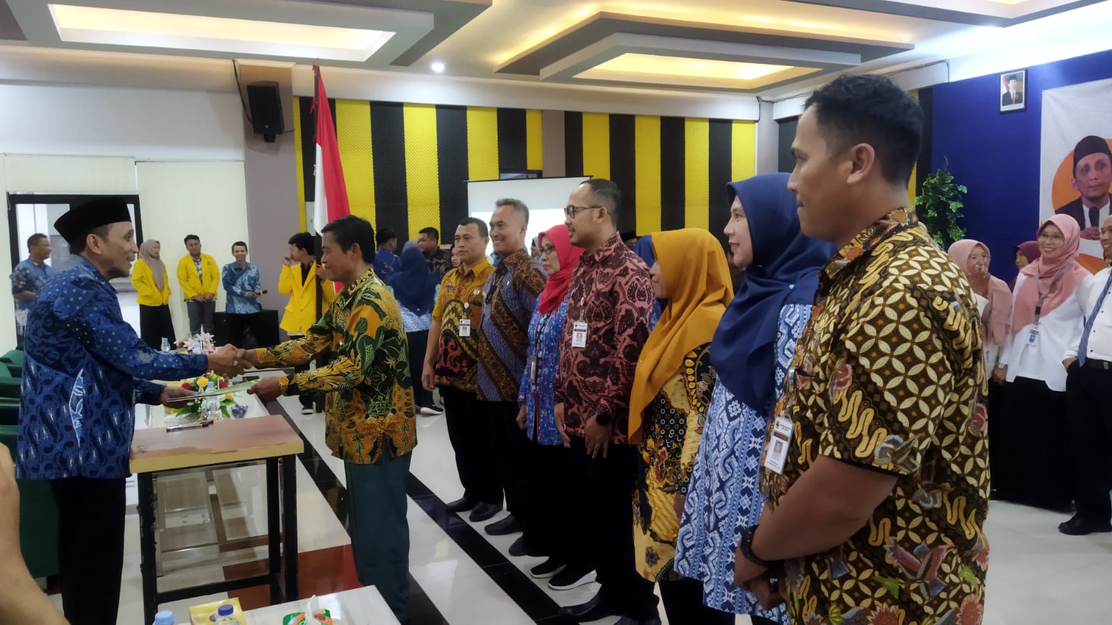 PELANTIKAN: Prosesi pelantikan ABKIN  Cabang Kabupaten Batang masa periode 2024-2028 dilantik di di Universitas Pancasakti Tegal, Kamis 28 Februari 2024. (istimewa)