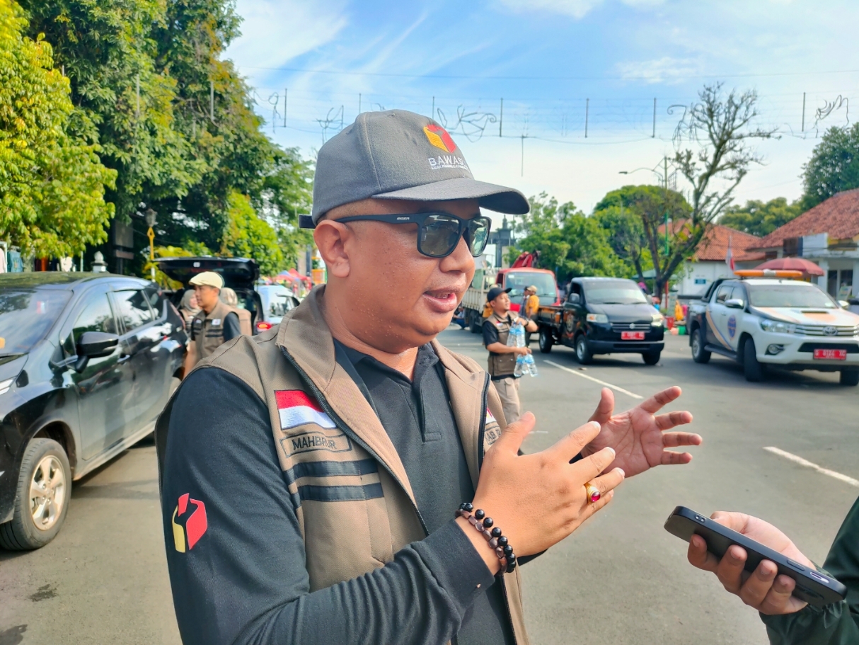 Ketua Bawaslu Batang Mahbrur. (Riyan Fadli Jawa Pos Metro Pekalongan)