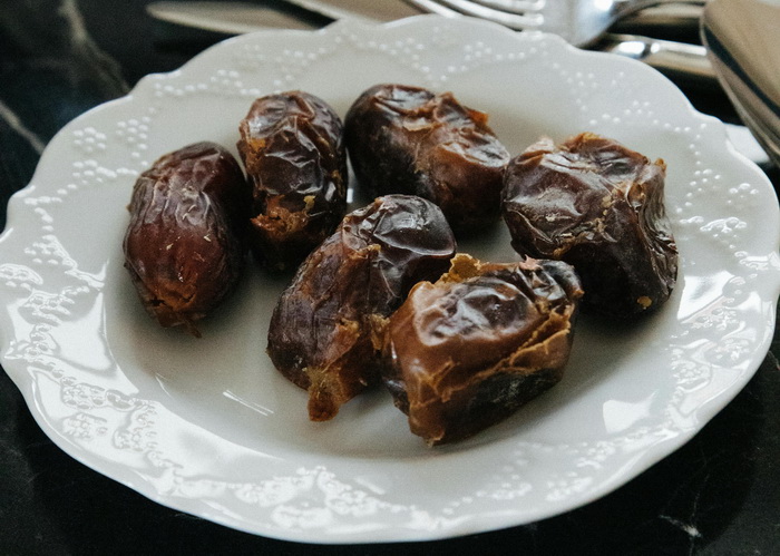 Buah kurma yang siap disantap.