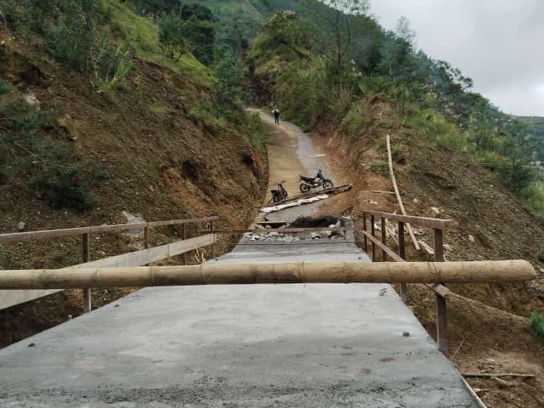 DIBANGUN KEMBALI: Kondisi jembatan Pranten, Kecamatan Bawang yang sedang dalam pembangunan. (istimewa)