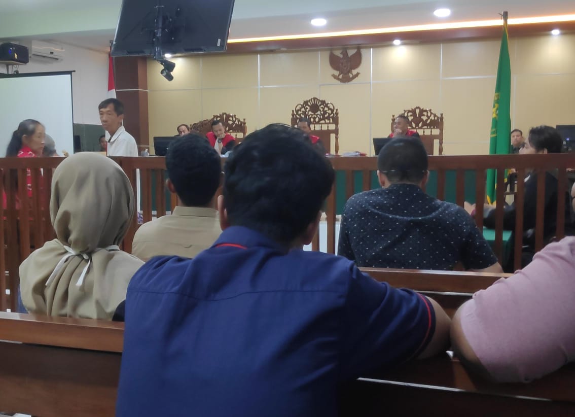 SIDANG: Suasana sidang sidang pembacaan dakwaan oleh JPU, terkait pendudukan tanah di Pengadilan Negeri Kota Pekalongan, Selasa (26/3/2024).