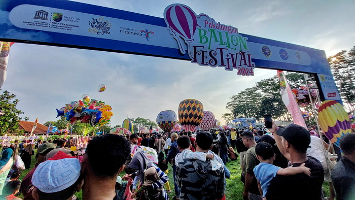 ACARA MERIAH : Hari kedua Pekalongan Balloon Festival 2024 di Lapangan Soko Duwet, Jalan Ampera, Duwet Kota Pekalongan, Minggu pagi (14/4/2024) kemarin cukup meriah.
