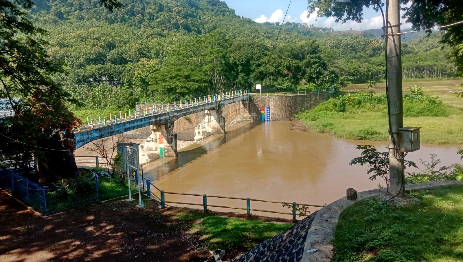 PENAMPAKAN BENDUNGAN: Penampakan Kedung Asem terletak di desa Mentosari Kecamatan Gringsing Kabupaten Batang.