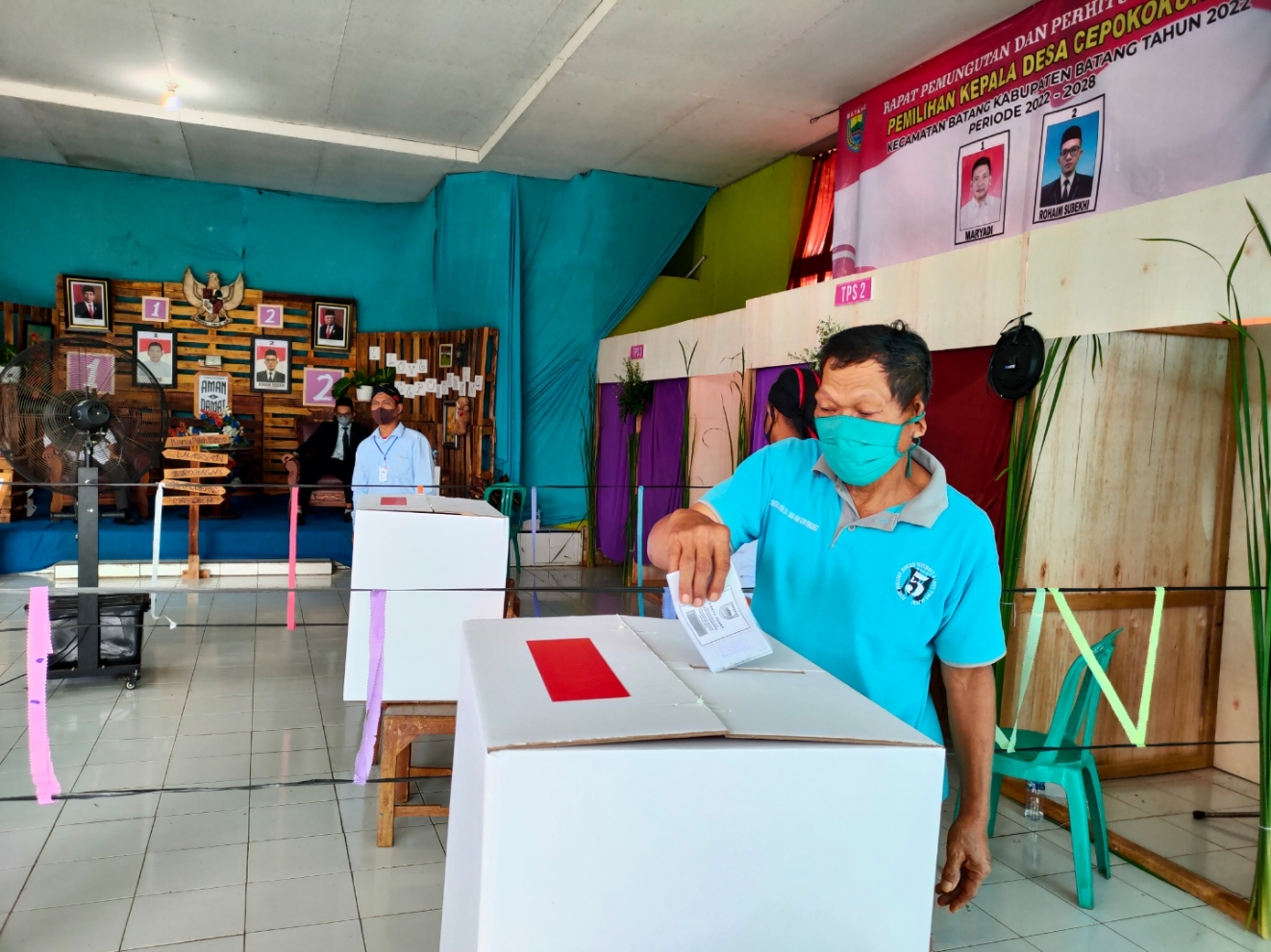 PILKADES: Pelaksanaan Pilkades serentak di Desa Cepokokuning, Kecamatan Batang tahun 2022 lalu.(Riyan Fadli Jawa Pos Metro Pekalongan)