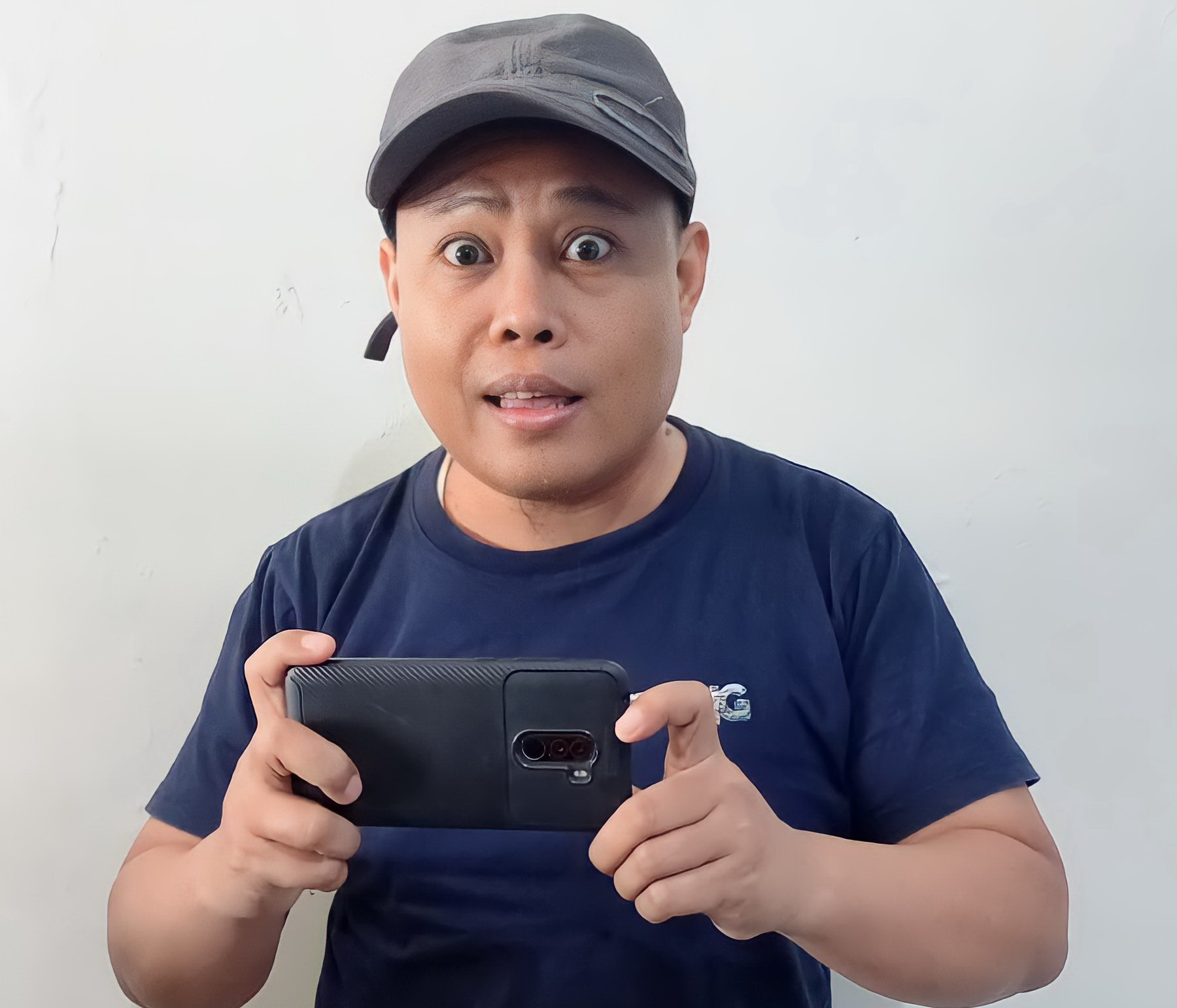 MOTRET PAKAI HANDPHONE: Motert pakai Handphone bisa gunkaan beberapa tips agar foto bagus.