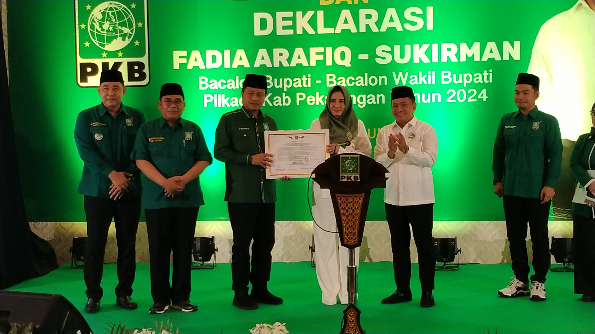 DEKLARASI: Ketua DPW PKB Jateng Yusuf Chudlori (Gus Yusuf) turut menghadiri Deklarasi Fadia Arafiq-Sukirman di Kabupaten Pekalongan, Rabu (26/6/2024).