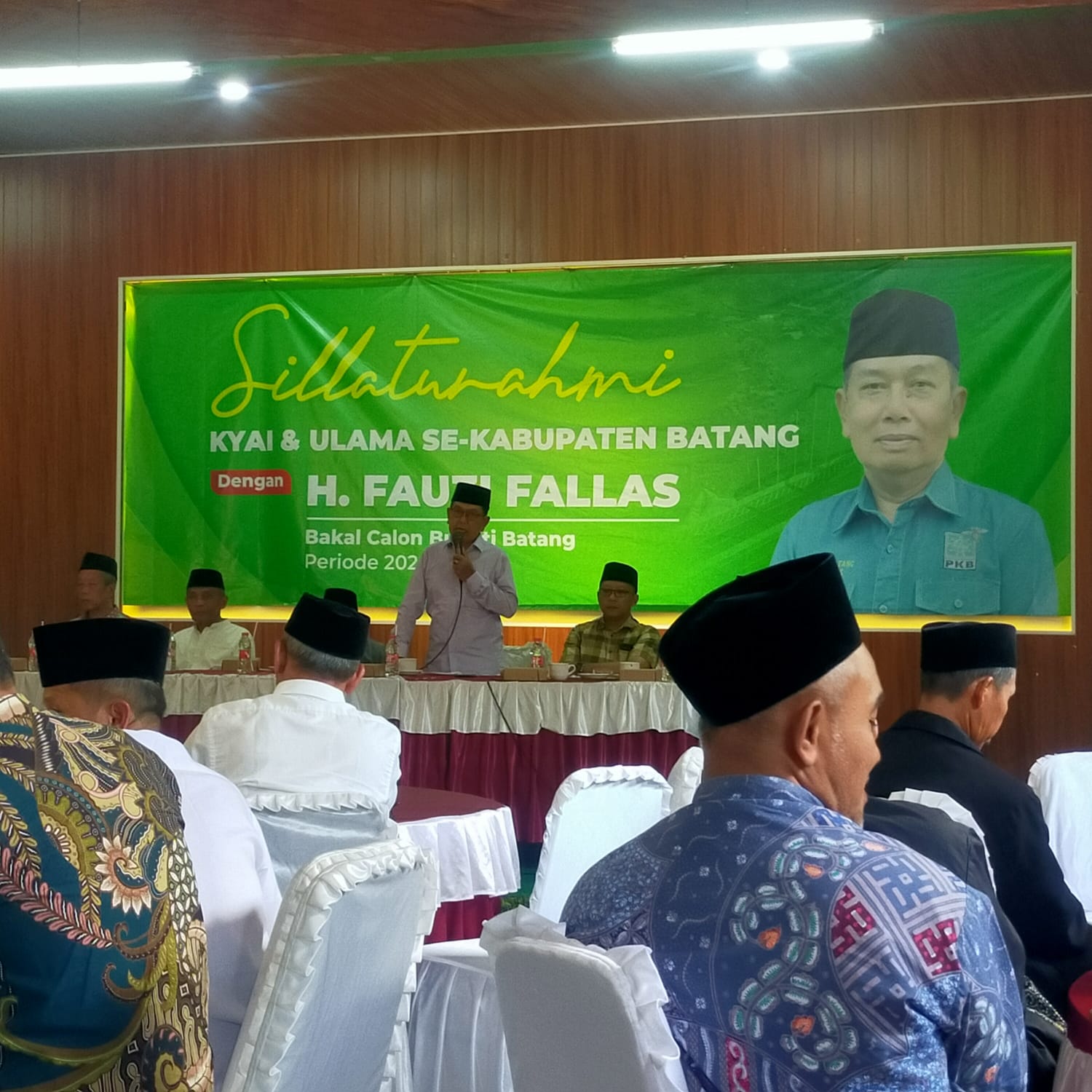 Pertemuan para ulama dengan bakal calon Bupati Batang, Fauzi Fallas. (Istimewa)