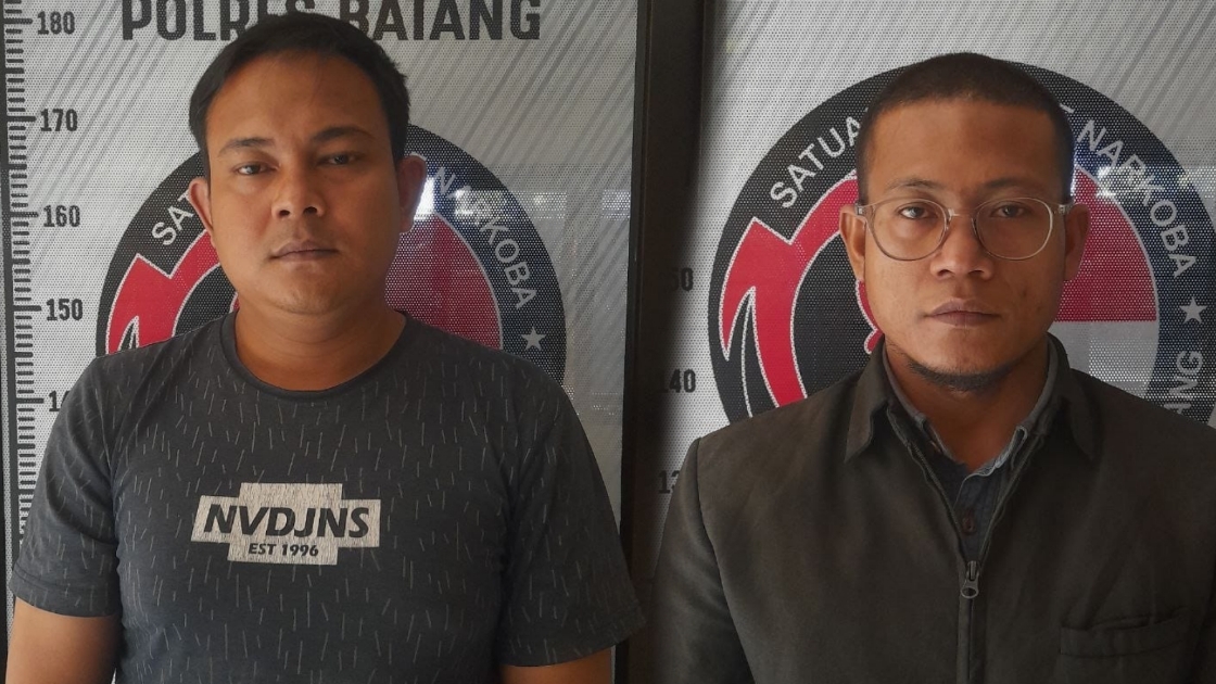 PELAKU: Pelaku pengedar sabu usai ditangkap kepolisian. (Istimewa)