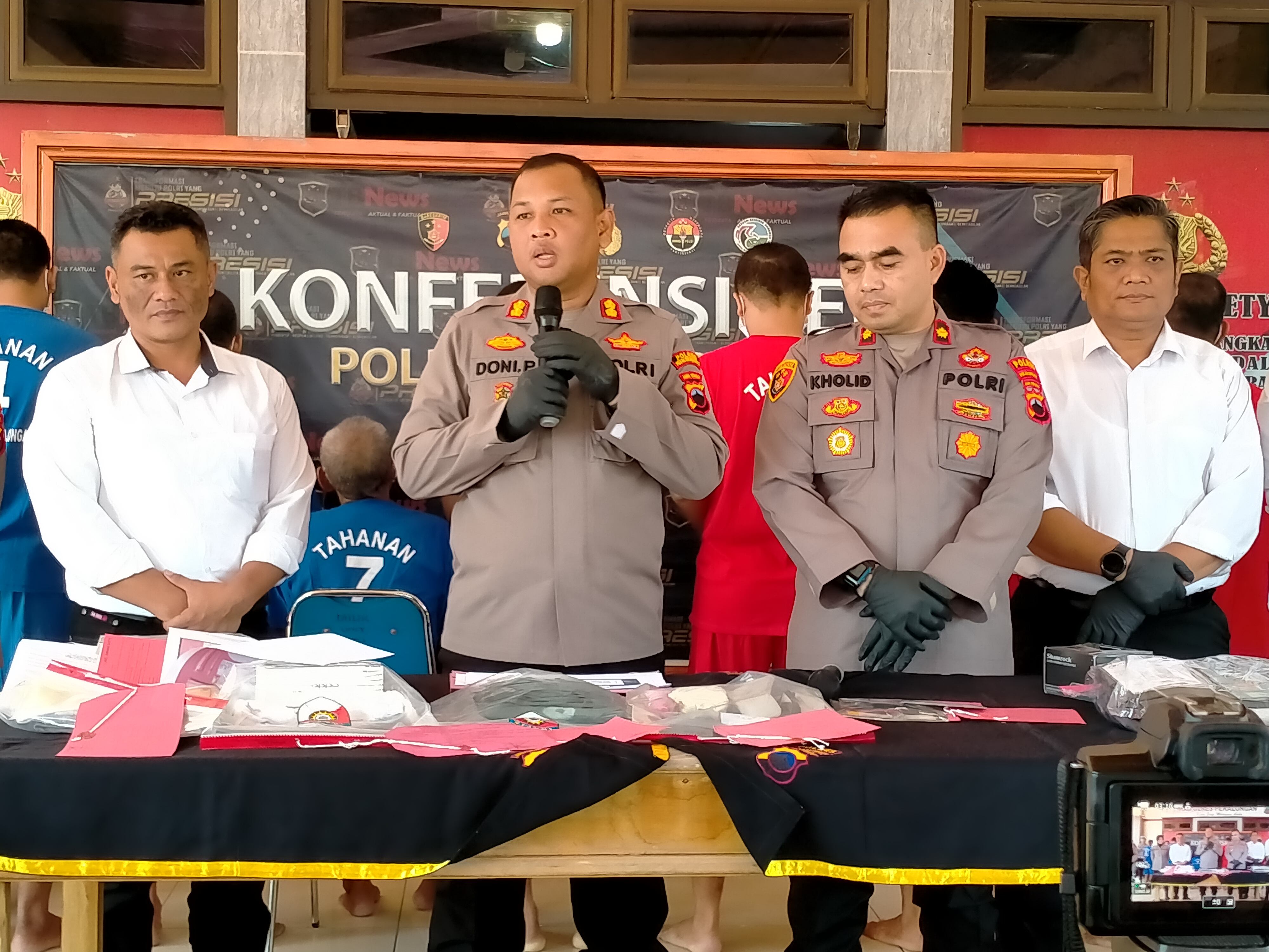 UNGKAP KASUS: Kapolres Pekalongan AKBP Doni Prakoso saat konferensi pers pengungkapan sejumlah kasus, Senin (5/8/2024).