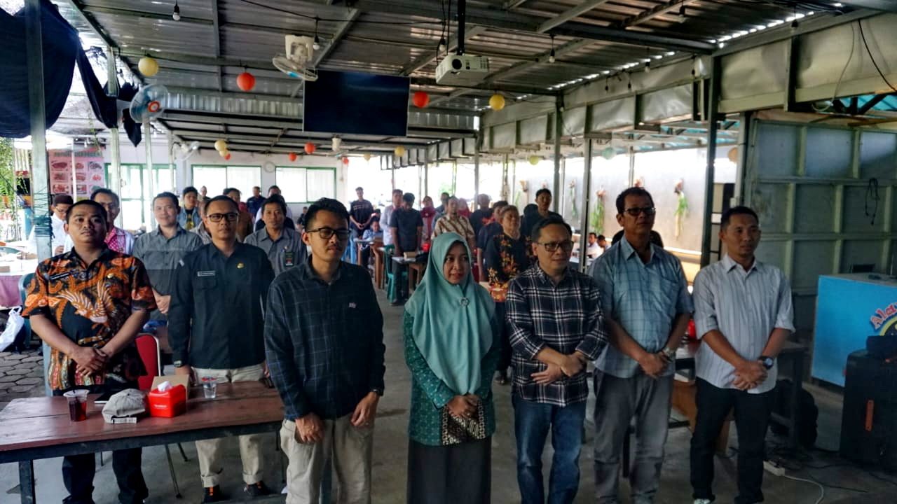JELASKAN: KPU Kota Pekalongan saat gelar sosialisasi Pilkada di Kecamatan Pekalongan Selatan, Selasa siang (6/8/2024).
